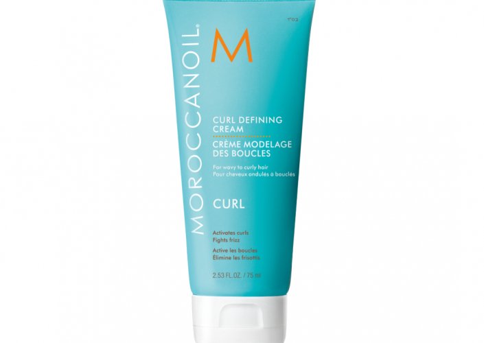 La crème légère Moroccanoil pour les cheveux bouclés pour rester beaux plus longtemps