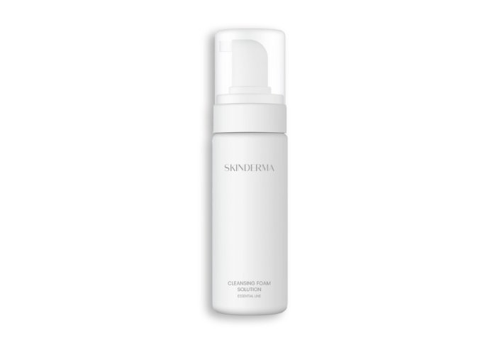 Skinderma medical cosmetics reinigsschuim voor de pH te behouden en de huid niet uit te drogen