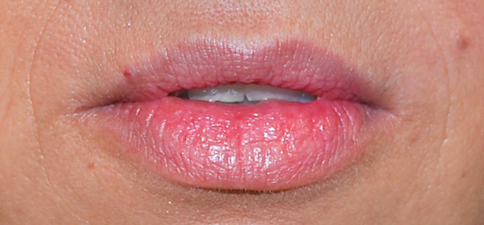 Full lips permanente make-up