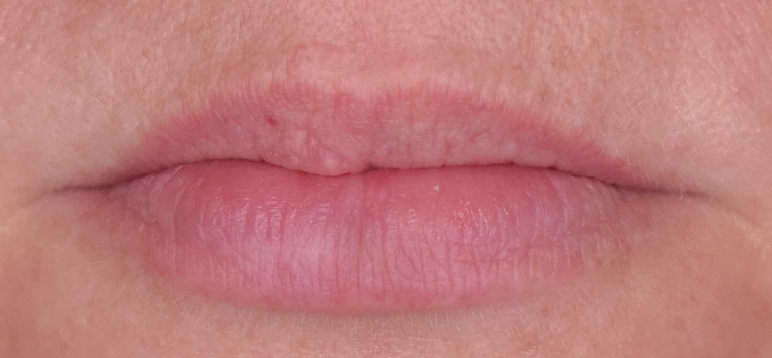Maquillage permanent pour les fine lèvres 