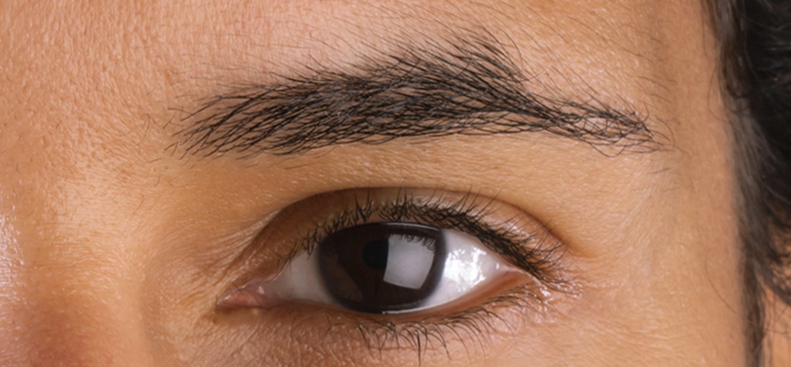 les eye-liner dans les cils trés naturelle femme ou homme 