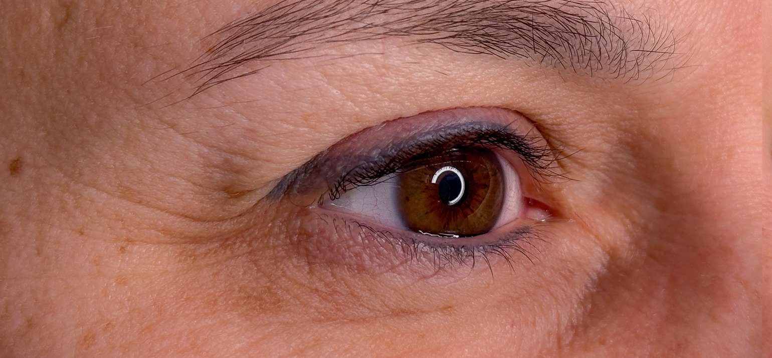 Te brede eyeliner verwijderen 