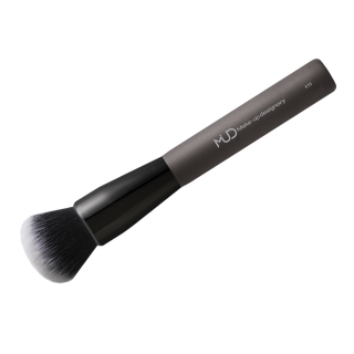 MUD make up designory brush 615