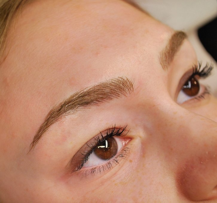 Formation microblading sourcils technique poil-à-poil manuel